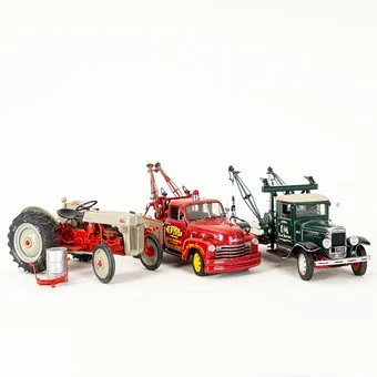 Danbury Mint modele samochodów: Road Service, International Wrecker, traktor Ford (3).