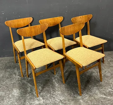 5 chaises années 1960.