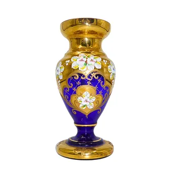 PRUNKVASE AUS KOBALTBLAUEM GLAS MIT REICHER EMAILLEBEMALUNG, BÖHMEN.