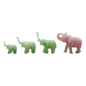 Set van vier olifantenfiguren van steen en rozenkwarts