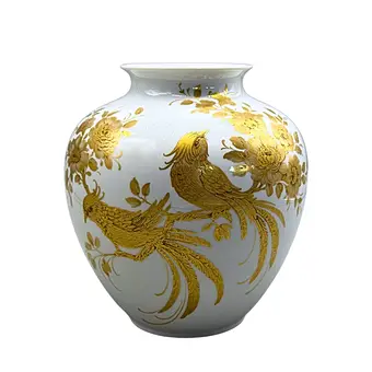 KARL NOSSEK. PORCELAIN VASE WITH BIRDS OF PARADISE IN GOLD DECOR BY AK KAISER PORZELLAN.