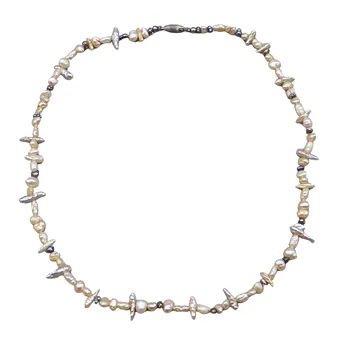 Collier en perles d'eau douce avec fermoir en argent 835.