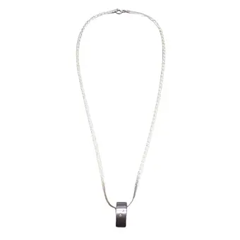 Collier en argent 925 avec pendentif et deux pierres de zircon.