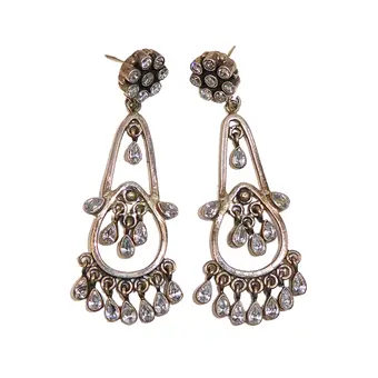 PAIRE DE BOUCLES D'OREILLES EN ARGENT 925 AVEC PENDENTIFS EN PIERRES MOBILES.