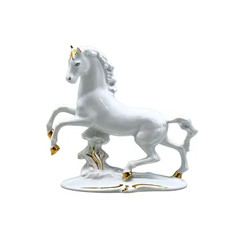 Crown ARPO. Фарфоровая фигурка лошади.