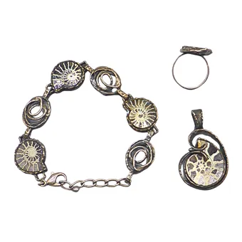 Sieradenset van 835 en 800 zilver.
