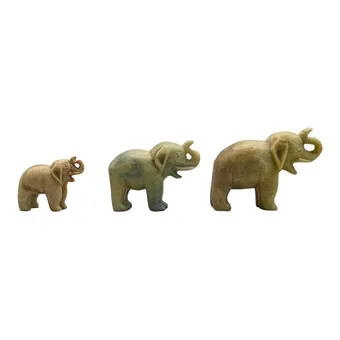SET DE 3 FIGURINES D'ÉLÉPHANTS EN PIERRE NATURELLE.