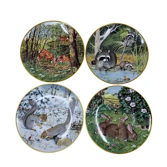 PETER BARRETT. PORCELÁNOVÉ SBĚRATELSKÉ TALÍŘE FRANKLIN MINT ZE SÉRIE "THE WOODLAND YEAR" - ROK 1981.