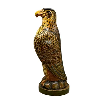 Figurine décorative du dieu faucon égyptien Horus.