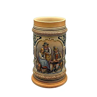 BIERKRUG AUS KERAMIK MIT RELIEFDEKOR.