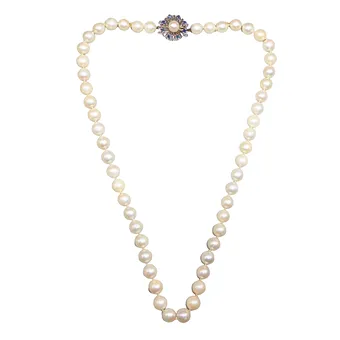 PERLENCOLLIER MIT WEISSGOLDSCHLIESSE 585ER UND SAPHIREN, DBP.
