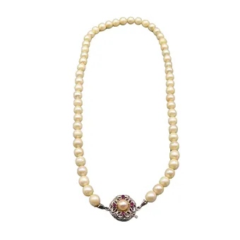COLLIER DE PERLES, FERMOIR EN OR BLANC 585, SERTI DE RUBIS.