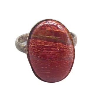 ROTER JASPIS IN 925ER SILBER GEFASST.