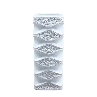 WEISSE OP-ART PORZELLANVASE VON ROYAL KPM - 1970ER JAHRE.