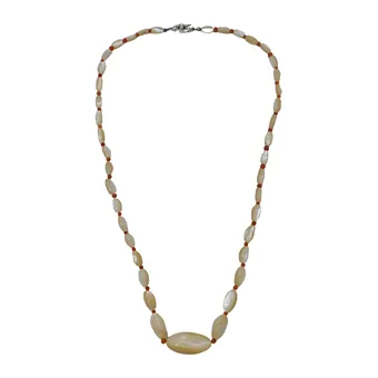 COLLIER EN NACRE ET CORAIL AVEC FERMOIR EN ARGENT 835.