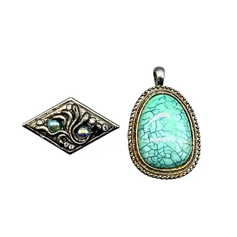 Parure - pendentif avec cabochon turquoise et broche