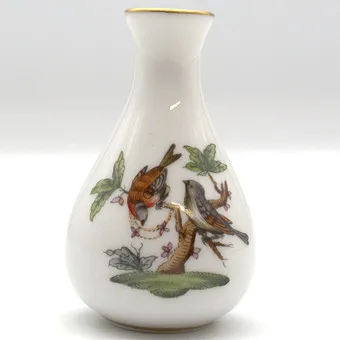 HEREND. VASE MINIATURE ROTHSCHILD PEINTE À LA MAIN, BORD DORÉ, HONGRIE 20E SIÈCLE.