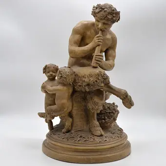 CLAUDE MICHEL CLODION (1738-1814). PAN I DWA MŁODE SATYRY, RZEŹBA Z TERAKOTY, 1770-1800, Z SYGNATURĄ.