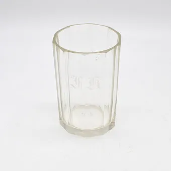 BIEDERMEIER GLAS, INITIALEN HK, DUITSLAND, 19E EEUW.