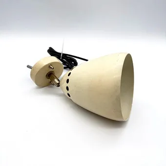Krémově bílé vintage nástěnné svítidlo mid-century design 50. léta.