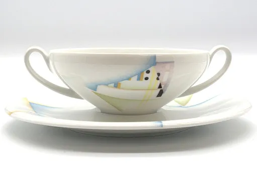 RICHARD GINORI. ITALY SOUP CUP WITH SAUCER HAND-PAINTED WITH MODERN GEOMETRIC DESIGN.