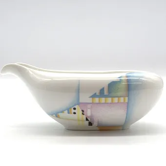 RICHARD GINORI. ITALIEN SAUCIERE HANDBEMALT MIT MODERNESTISCHEN, GEOMETRISCHEN DESIGN.