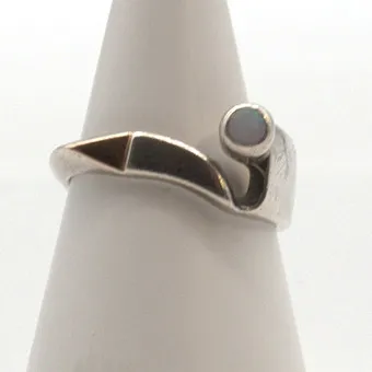 DESIGNER RING STERLING SILBER, MIT OPAL, PUNZIERT, MIT HERSTELLERMARKE.