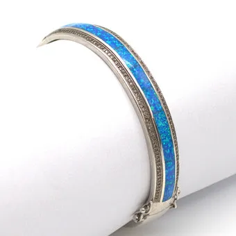 CHRISTIAN&IBANA. VINTAGE BANGLE STERLING SILVER 925 WITH ZIRCONIA AND OPAL OPTIC INLAY.