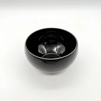 ROSENTHAL BJØRN WIINBLAD, SOKKERIKKO / BONBONNIERE 'TAIKAHUILU' NOIR / SARASTRO.