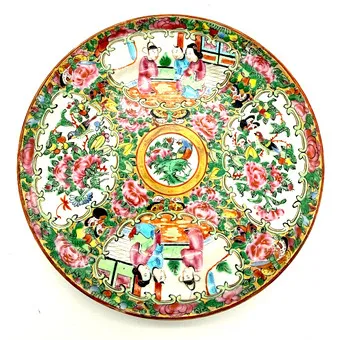 Assiette chinoise Famille Rose avec décor de figures, oiseaux et fleurs, 19e siècle #2.