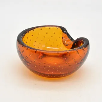 DESIGNER BOWL, STUDIO GLASS, AMBER COLOUR, CONTROLLED AIR INCLUSIONS, SCANDINAVIAN, CIRCA 1950s.