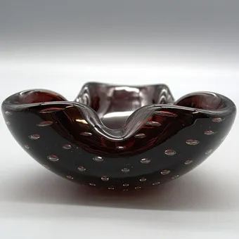ARCHIMEDE SEGUSO. MURANO-GLASSCHALE, AMETHYSTFARBEN, BULLICANTE, ITALIEN, UM 1950.