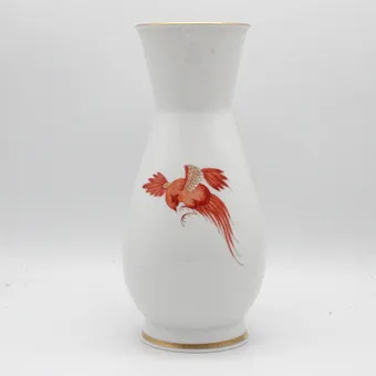 VASE MEISSEN, STYLE KAKIEMON, DORÉ, 2E CHOIX, H. 17,5 CM.