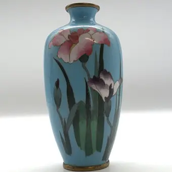 ЯПОНСКАЯ ВАЗА CLOISONNÉ, ПЕРИОД СЁВА, ОК. 1950–1970, 13 СМ.