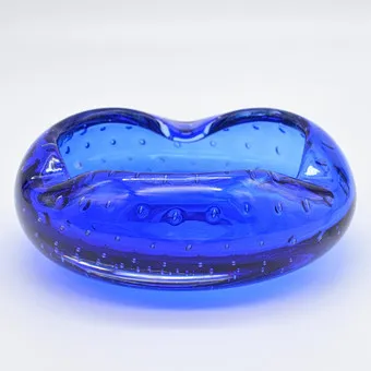 COUPE DESIGN SCANDINAVE, VERRE MULTIPLE, INCLUSIONS D'AIR, VERS ANNÉES 1960.
