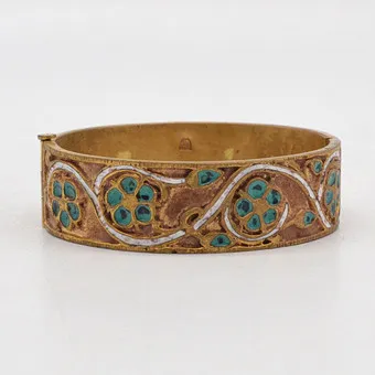 ENAMEL BANGLE, BRASS, ORNAMENTAL DECOR, GOLD-PLATED, CIRCA 1950.