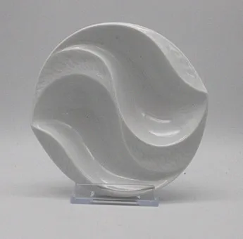 MEISSEN OMÁČKA, TVAR "WELLENSPIEL RELIEF", BÍLÁ, Ø 12,5 CM NOVÁ S ORIGINÁLNÍM OBALEM.