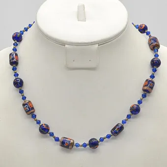 MURANO GLAS COLLIER, STUDIOGLAS, BLAU, MILLEFIORI MIT GLITZERPARTIKEL, ITALIEN, UM 1950.