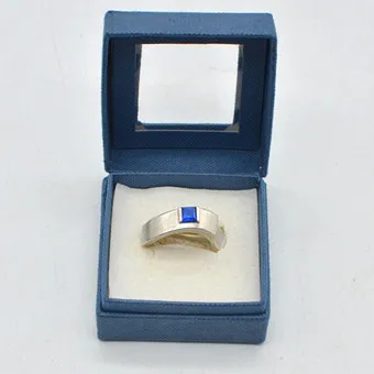 BAGUE DESIGNER AVEC TOPAZE, ARGENT STERLING, MAT, FIN 20E SIÈCLE.