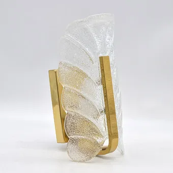 CARL FAGERLUND. DESIGNER WALL LIGHT, FOR JOSEPH BRUMBERG (SUNDERN), GLASS / GOLD-PLATED BRASS, PULL SWITCH, CIRCA 1960S.