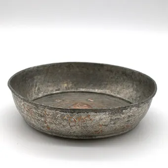 Antická arménská měděná mísa. Kolem 19. století.