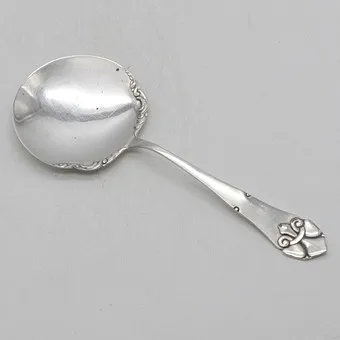 JUGENDSTIL SERVIERLÖFFEL MIT FLACHER KELLE, VERSILBERT, UM 1910-1920, WOHL DÄNEMARK, KOPENHAGEN, "A.B.".