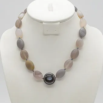 Gemstone necklace with agate, polished beads, small cultured pearls, sterling silver clasp, vintage, approx. 45 cm.