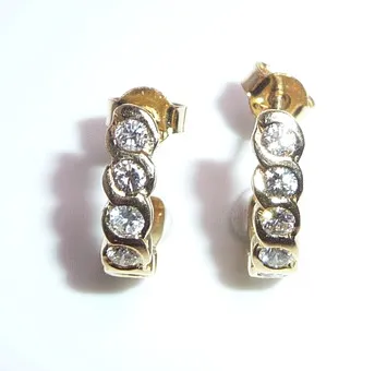 Half-hoop earrings 750 gold, diamonds.