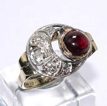 Antique ring 585 gold old-cut diamonds and garnet.