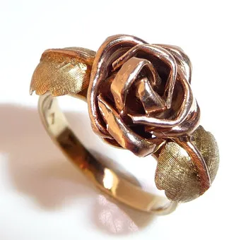 Ring 585 goud roségoud, roos handwerk.