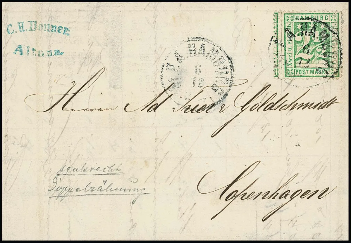 2 1/2 Sch. vert, impression usée du 1er bloc d'impression, avec variété "double dentelure verticale" des deux côtés, avec K1 propre "St. P. A. Hamburg" sur lettre pliée pour Copenhague, avec cachet d'arrivée au verso. Le timbre surlarge ne laisse aucun doute sur l'authenticité de cette particularité frappante. À part une courte dent en bas, impeccable. Rareté pour le spécialiste. Certificat photo Lange "... sur lettre de très grande rareté".