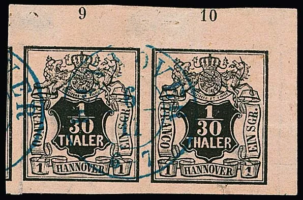 1/30 Th. černá/lososová, pár s obrovskými okraji z pravého horního rohu archu s čísly řad "9" a "10", sousední známky vlevo a dole, pravá známka malé rozdělení/skládačka stejně jako pouze v širokém okraji archu vně poněkud světlá. Vzácná jednotka ze sbírky patentového zástupce Hoffmanna, již reprodukována v Hennig's Philatelistische Mitteilungen č. 11/1925 (tato je přiložena)
