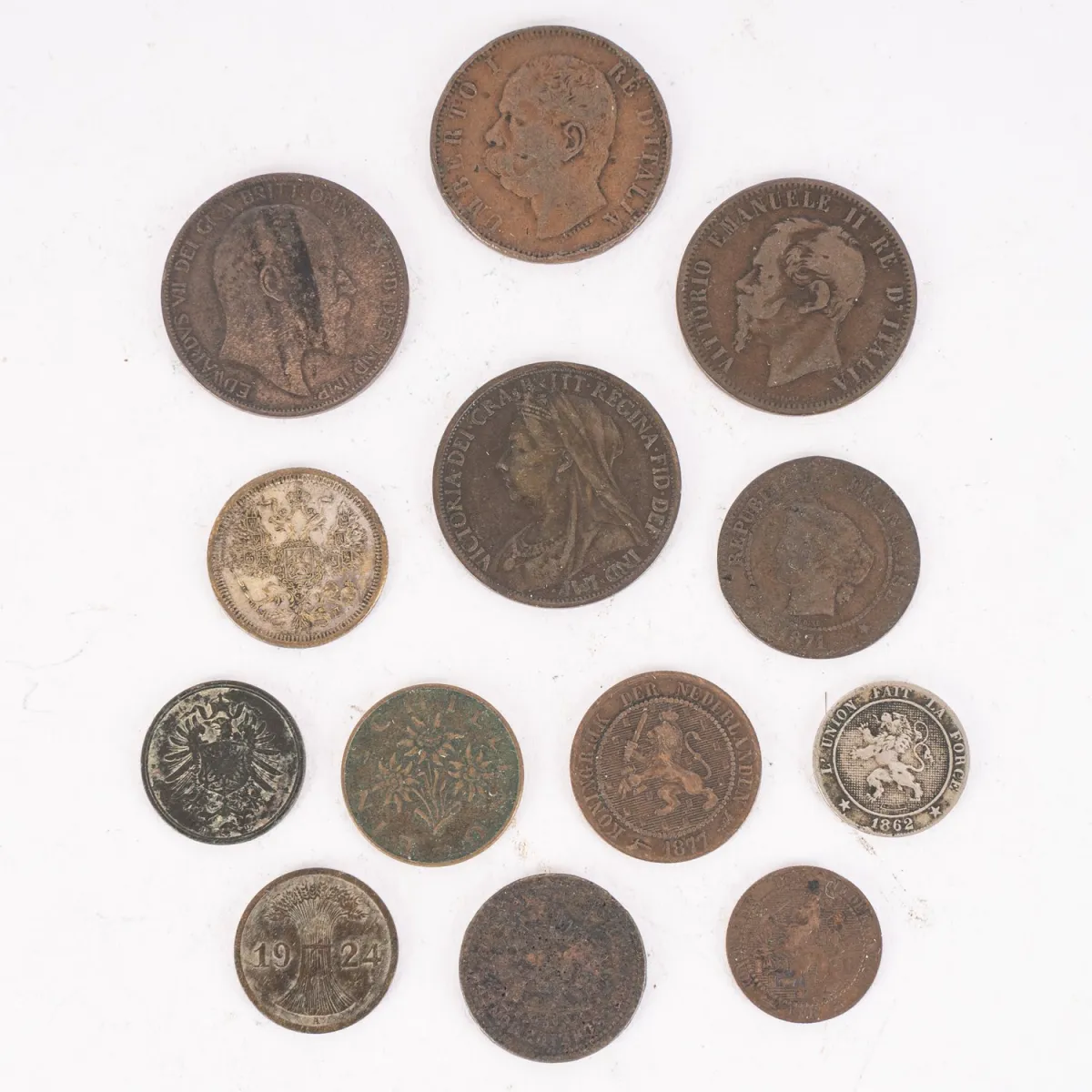 Soubor 13 historických mincí, různá období, materiály a stavy, celkem cca 72 g.