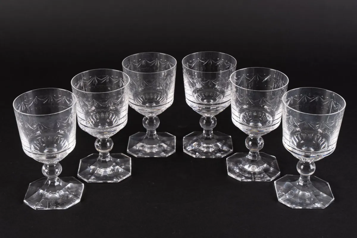 Folge von 6 Rotweingläsern der KPM Berlin, Modell Kurland , schweres Kristallglas, 8-passiger Standfuß, Höhe je ca. 13,3…